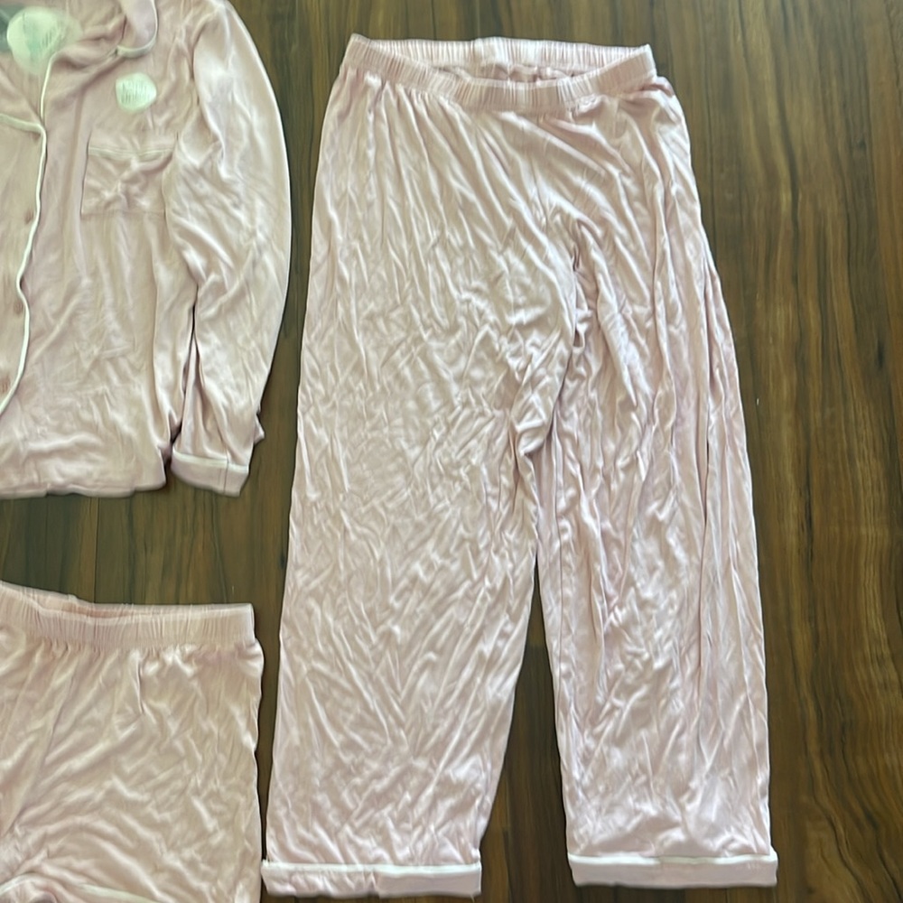 New Milkberry Pajama Set 3 pieces Shirt pants and shorts - Picture 9 of 10
